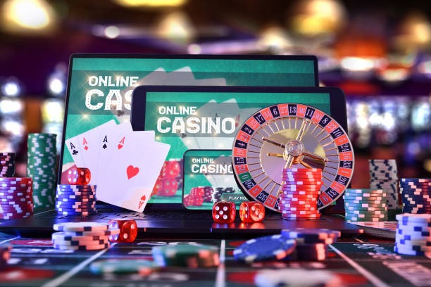 Device showing giok168 app installed on home screen with live casino and slot games ready to play
